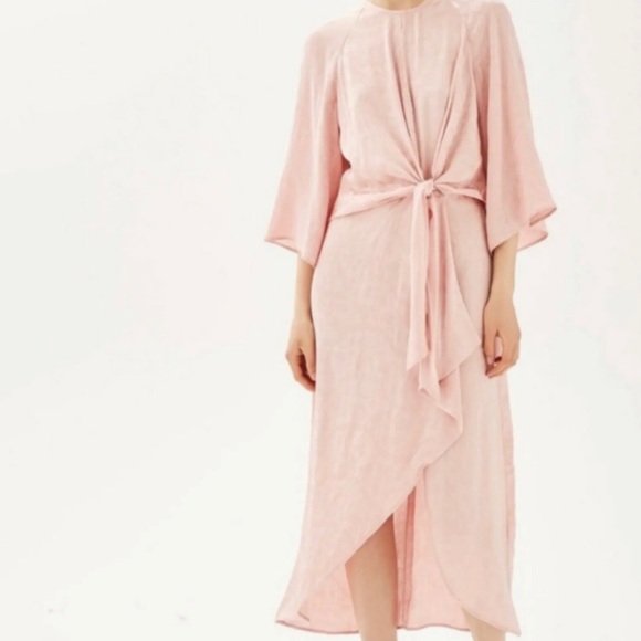 **SOLD** Topshop Blush Pink Satin Dress worn once - Picture 5 of 7